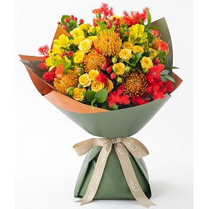 HLB090 SUCIE 橙色煙花菊配小玫瑰花束